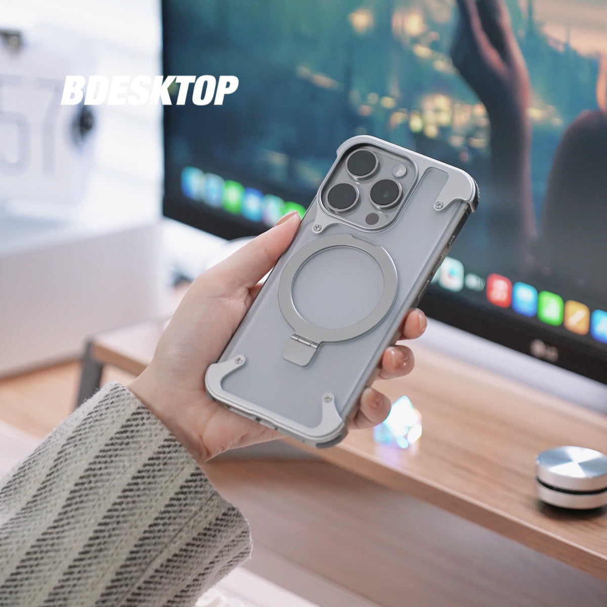 Vazico Bdesktop Design Shop | The new Magsafe stand bezel-less series phone case is available in two materials